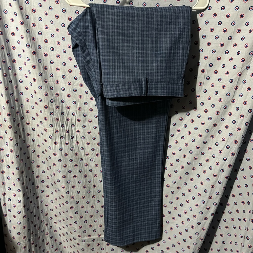 Men’s Tommy Hilfiger size 40 W/ 30L DRESS PANTS